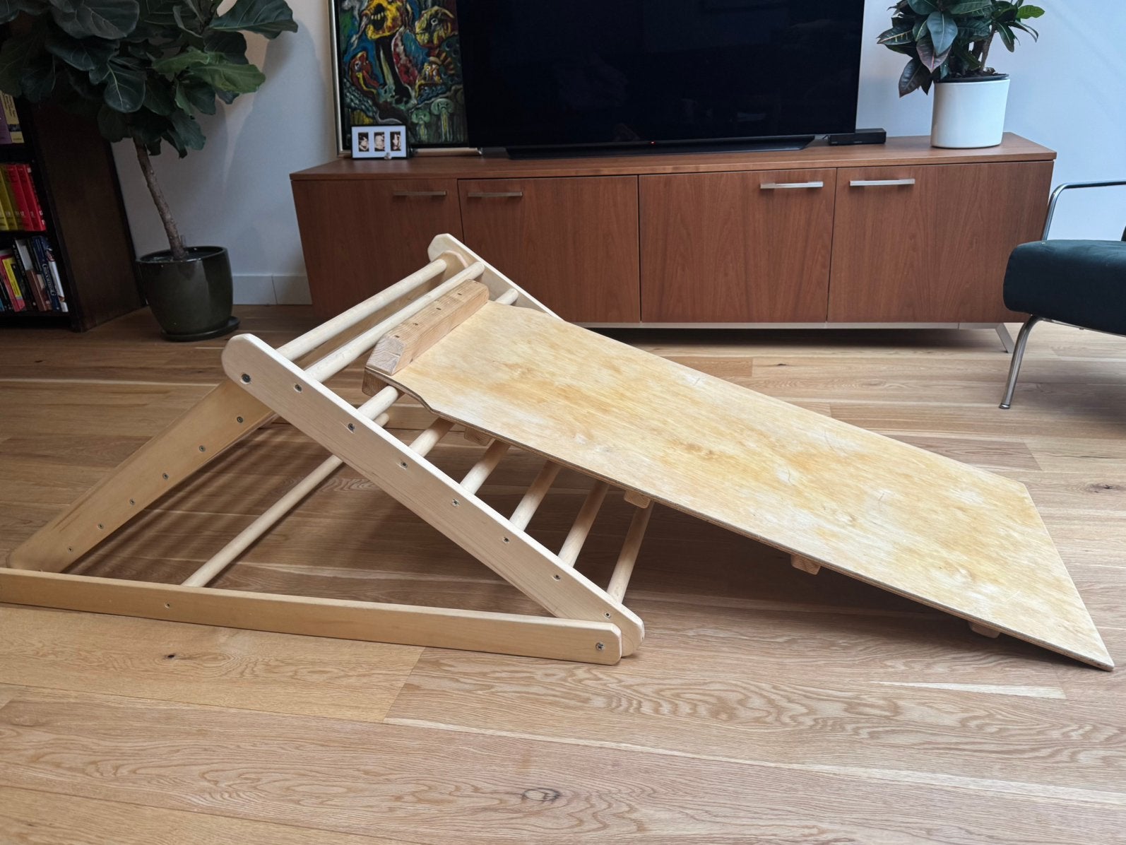 Houten klimrek / pikler driehoek met glijbaan, Kinderen en Baby's, Speelgoed | Houten speelgoed, Ophalen, Gebruikt