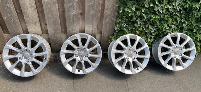 16 inch Audi velgen plus 4x Premium Bridgestone zomerbanden, Ophalen, Gebruikt, 16 inch, Banden en Velgen