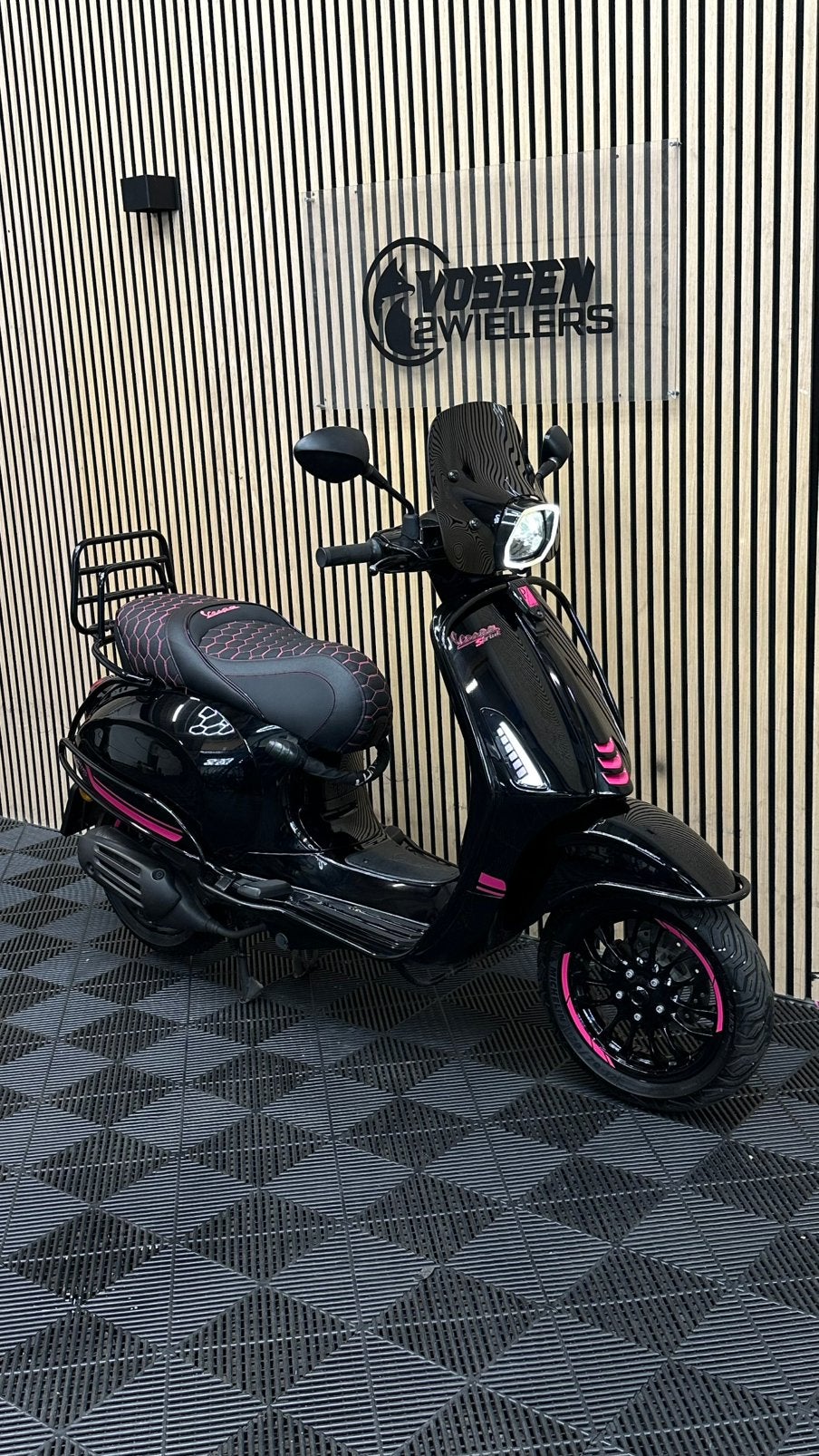 Vespa Sprint | Black & Pink Edition | Full option | 7300KM