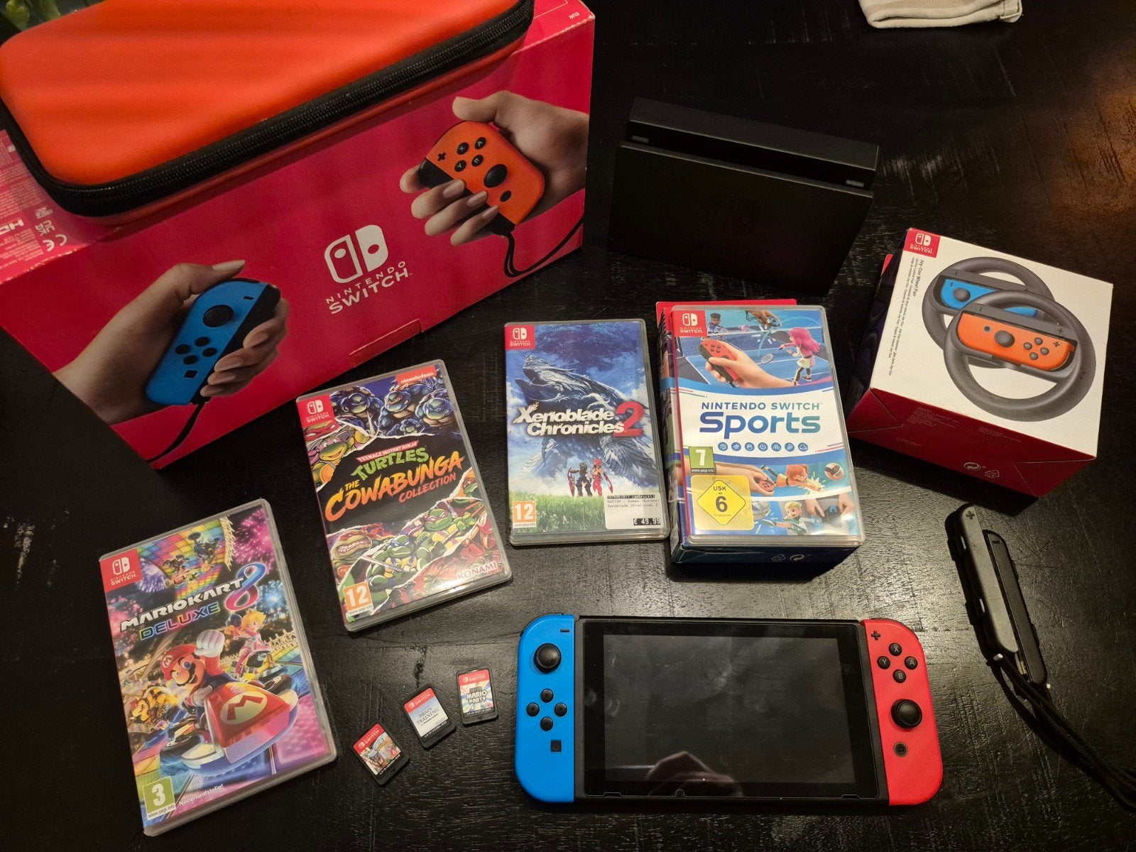 Nintendo Switch V2 (HAC-001(-01)) + Veel Games & Accessoires, Spelcomputers en Games, Met games, Met 2 controllers, Zo goed als nieuw