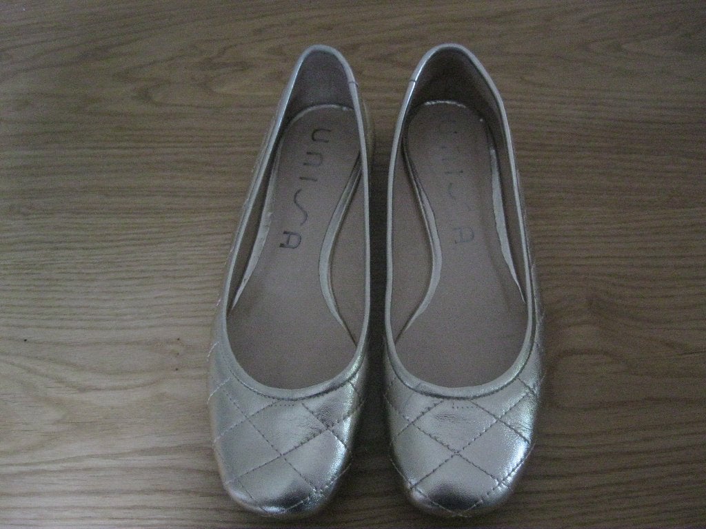 Unisa goudkleur ballerina's:mt 37 + suede tas, Overige kleuren, Zo goed als nieuw, Unisa, Ballerina's