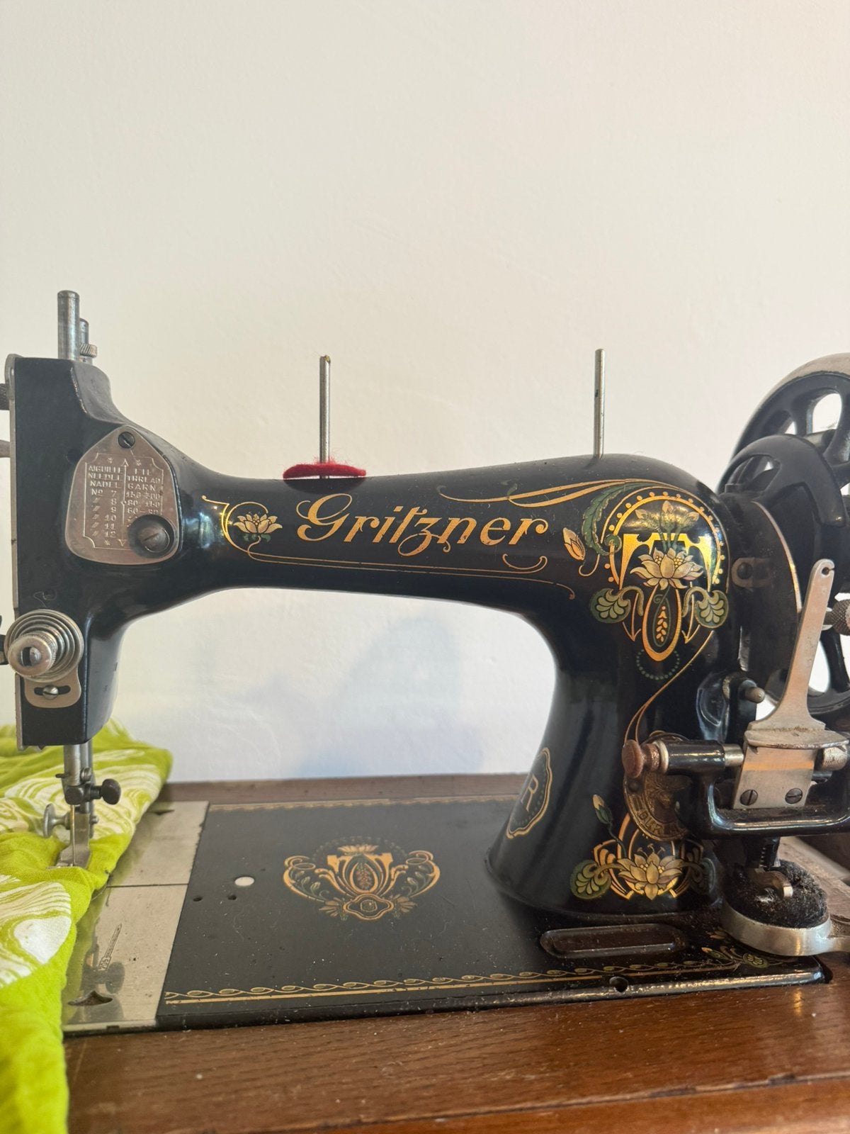 Antieke handnaaimachine, Antiek en Kunst, Antiek | Naaimachines, Ophalen