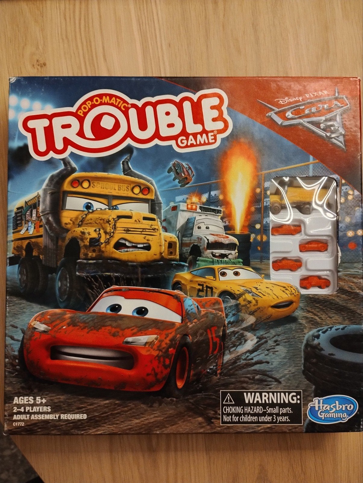 Spel "Trouble Cars" (soort Mens erger je niet), Hobby en Vrije tijd, Drie of vier spelers, Ophalen of Verzenden, Gebruikt