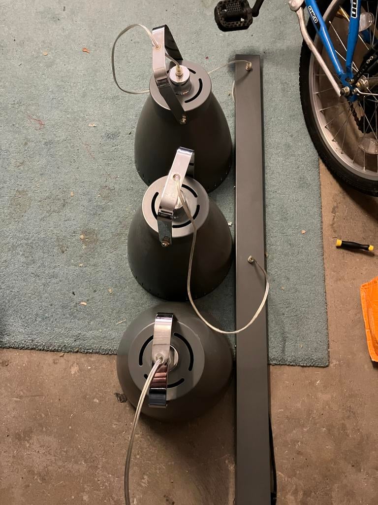 Moderne hanglamp voor eethoek - Grijs, 3 spots, Ophalen, Gebruikt, Metaal, Minder dan 50 cm
