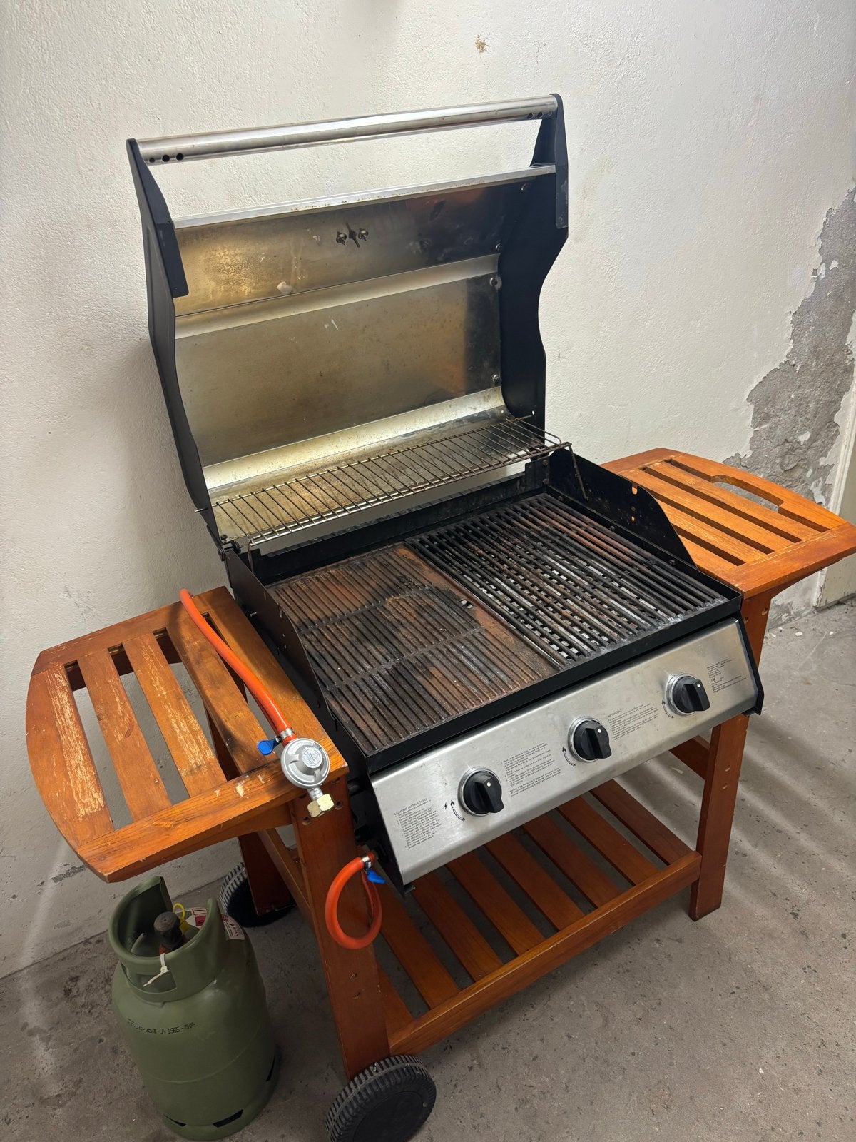 Gas BBQ met 3 pitten en gasfles 6,3 kg, Ophalen, Gebruikt