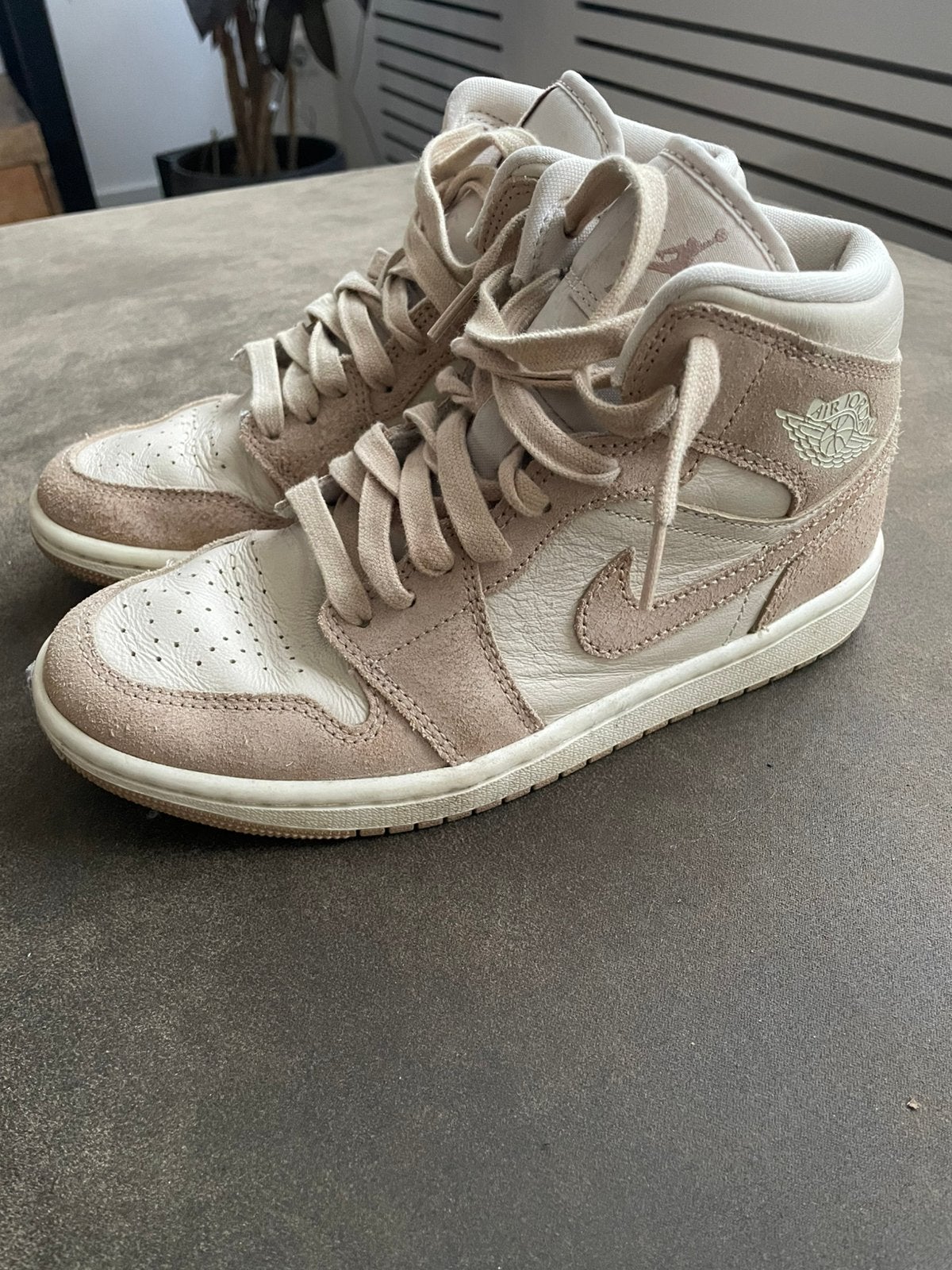 Nike Air Jordan mid maat 37, Ophalen, Sneakers of Gympen, Roze, Gedragen