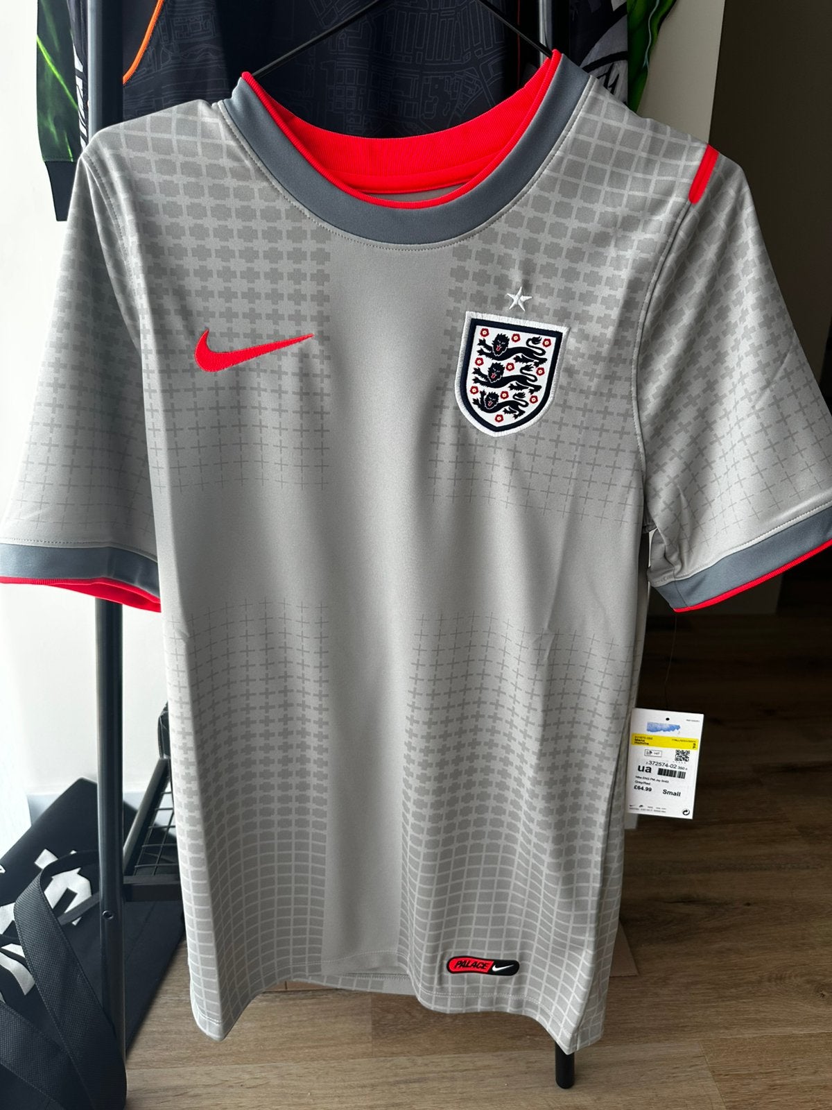 Nike Engeland x Palace shirt, Maat S, Ophalen of Verzenden, Nieuw, Shirt