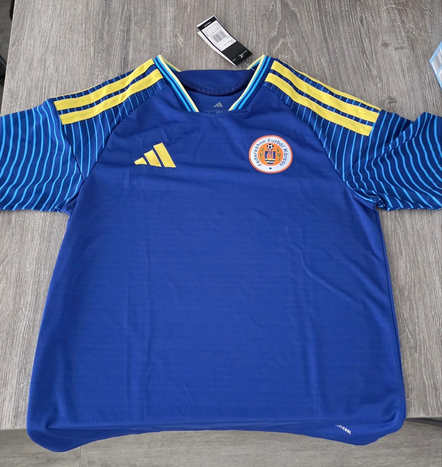 Nieuw thuisshirt Curaçao Maat L - Met Kaartjes, Maat L, Ophalen of Verzenden, Nieuw, Shirt