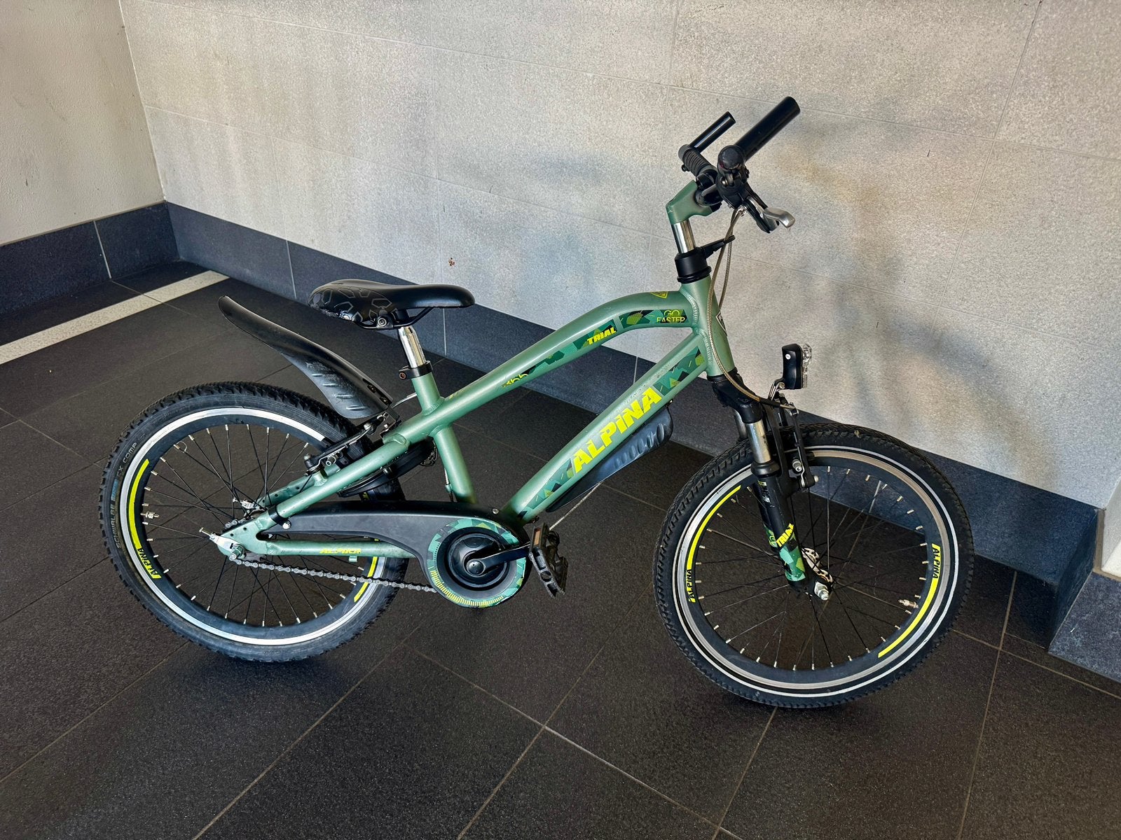 Alpina trial 20 inch, Fietsen en Brommers, Ophalen, Zo goed als nieuw, 20 inch of meer