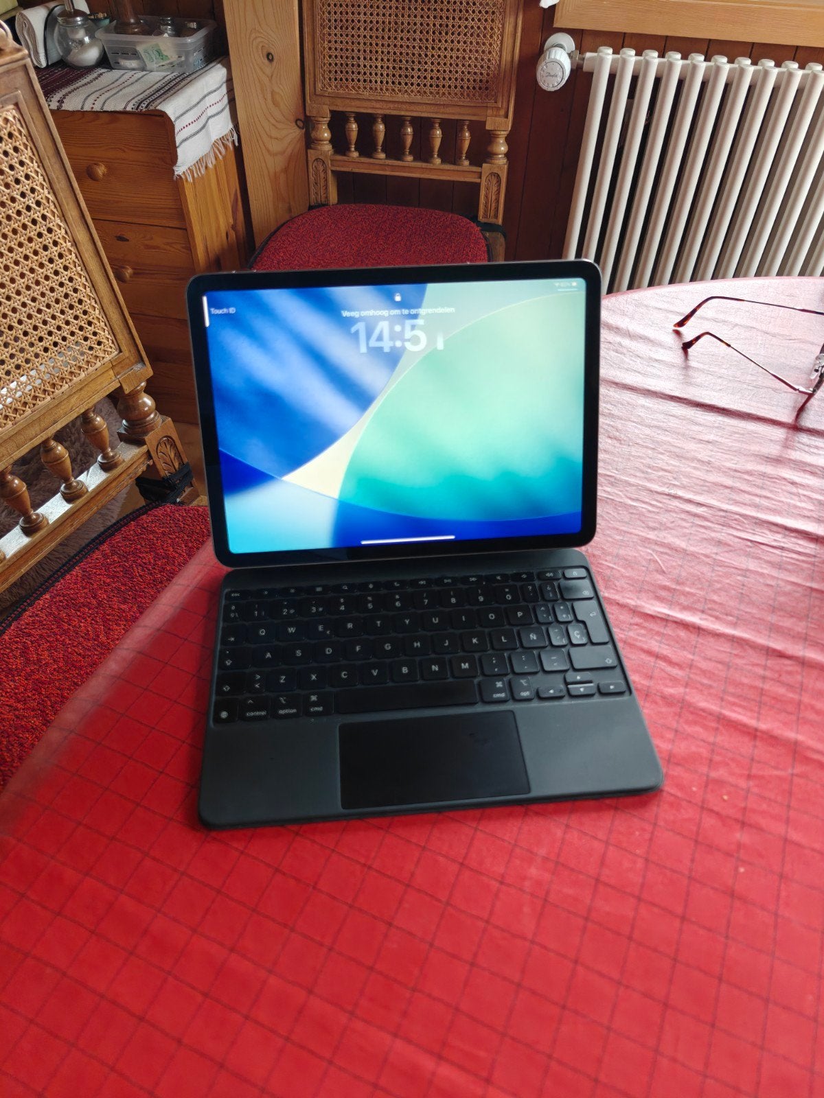 Apple iPad Air 11 M4(2026) met Magic keyboard en garantie, Computers en Software, Ophalen, Apple iPad Air, 11 inch, Zo goed als nieuw