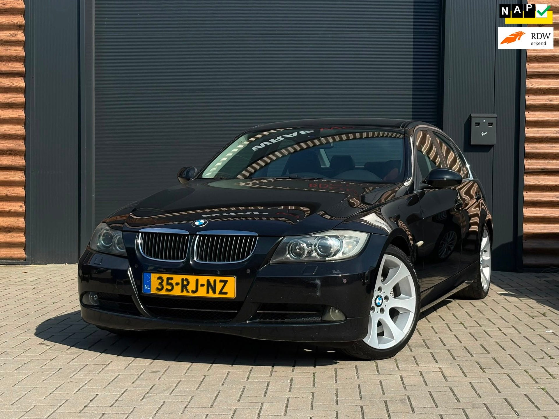 BMW 3-serie 325i Dynamic Executive AUTOMAAT XENON ZEER MOOI, Auto's, Automaat, 745 kg, Achterwielaandrijving, Gebruikt