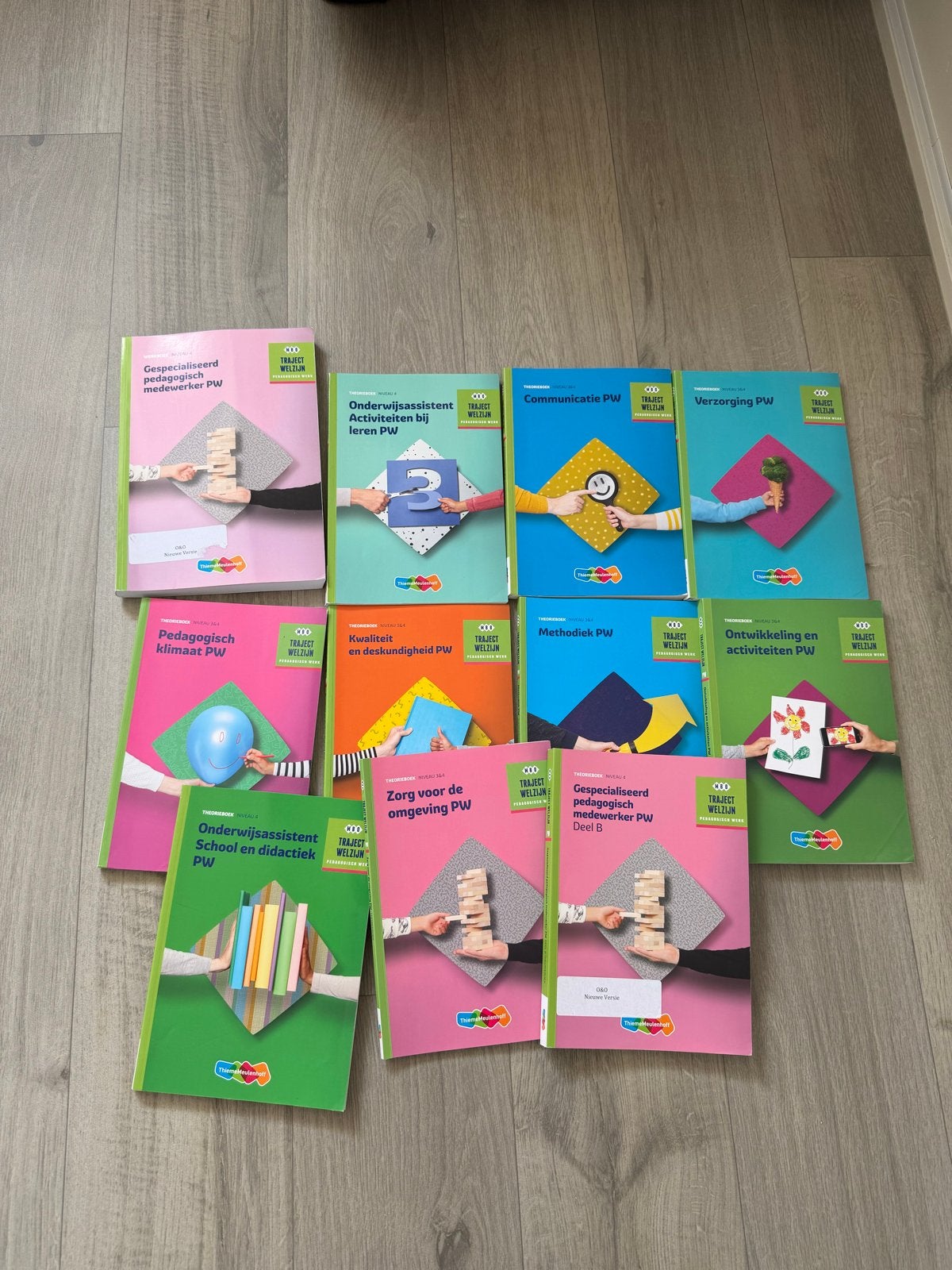 MBO boeken voor onderwijsassistent, Ophalen