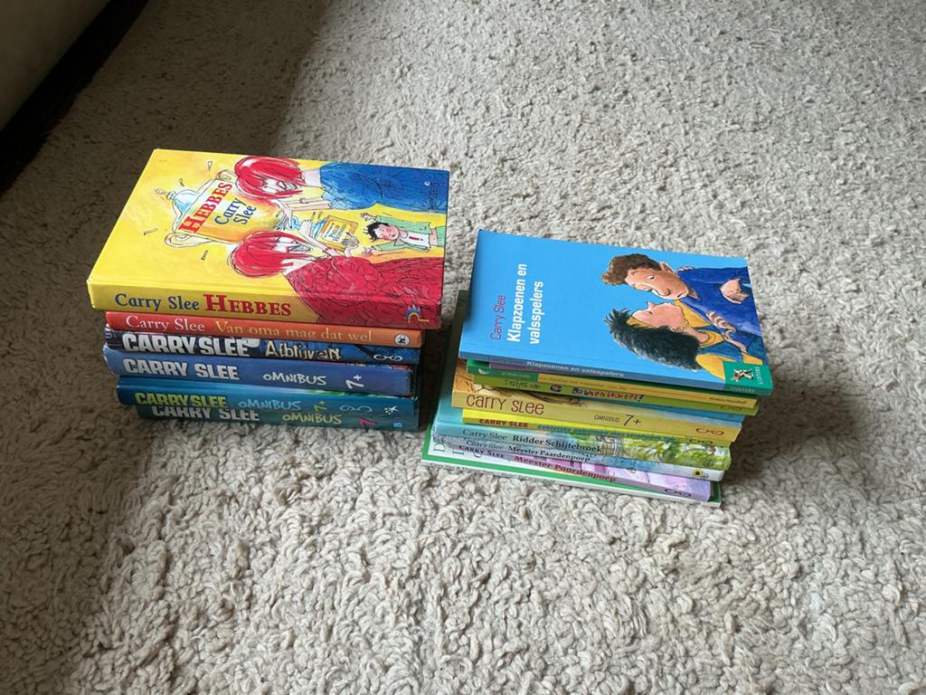 Grote collectie Carry Slee boeken - 18stuks opbr giro 555, Ophalen of Verzenden, Gelezen, Fictie