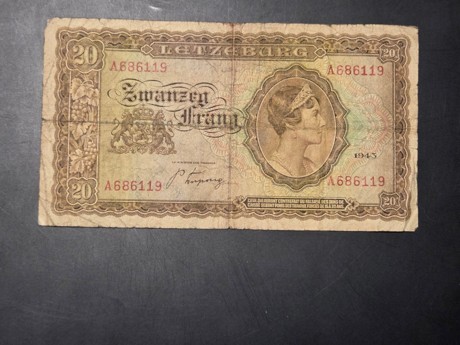 Luxemburg 20 francs 1943 VF-, Postzegels en Munten, Bankbiljetten | Europa | Niet-Eurobiljetten, Ophalen of Verzenden, Overige landen