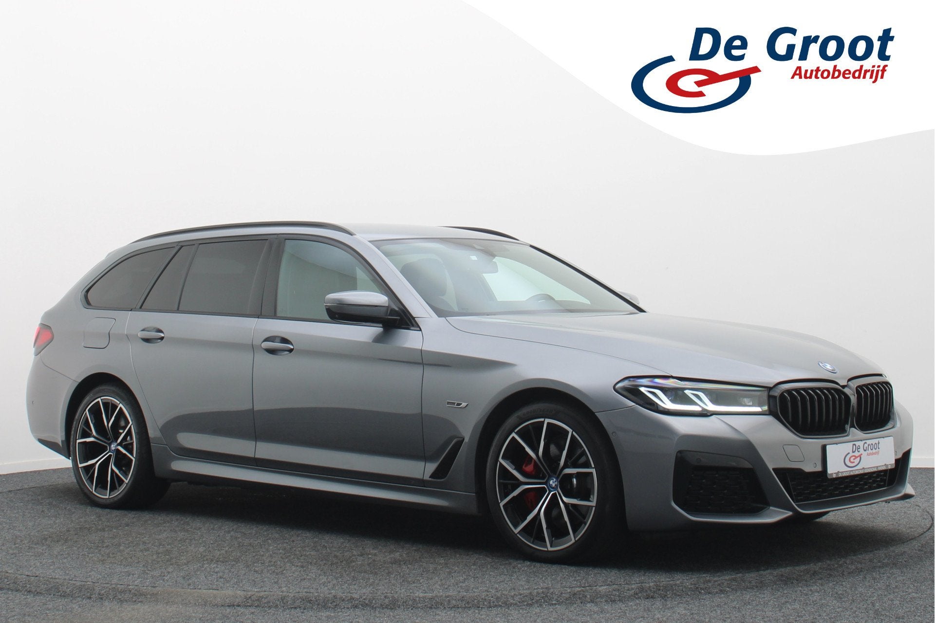 BMW 5 Serie Touring 530e M Sport Edition SOH 99%, Leer, Soft, Auto's, Automaat, 1998 cc, Achterwielaandrijving, Gebruikt
