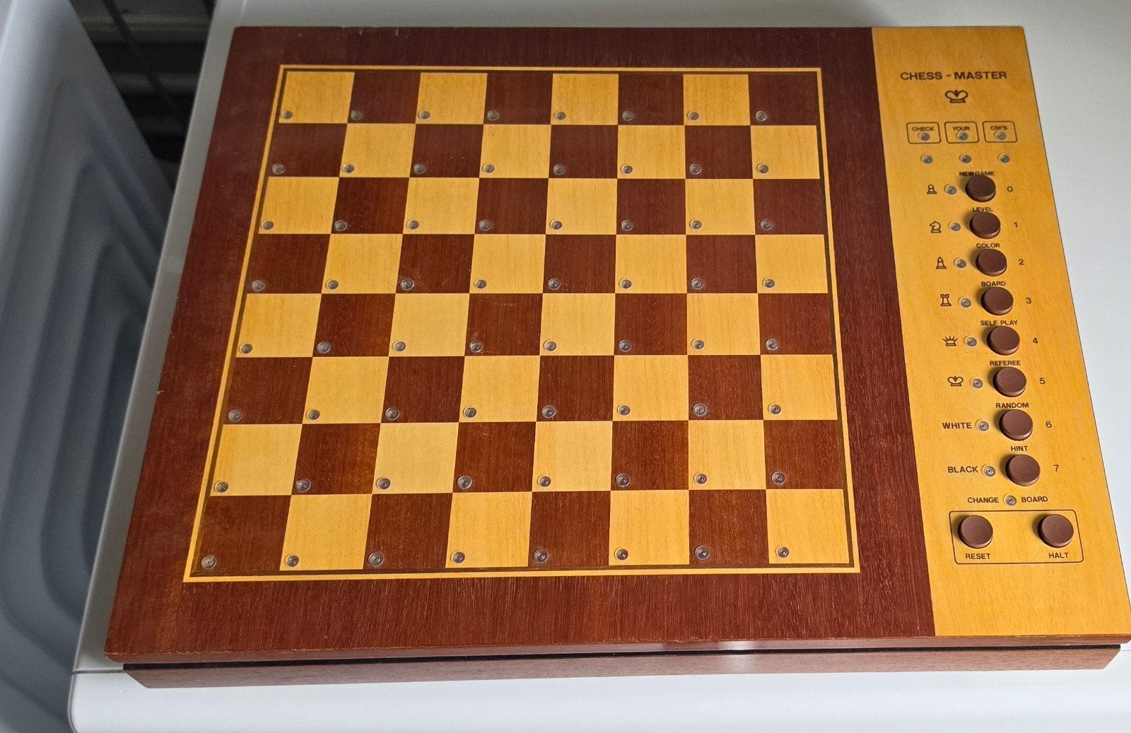 Prachtige Vintage DDR Schaakcomputer Chess Master, Een of twee spelers, Ophalen, Gebruikt