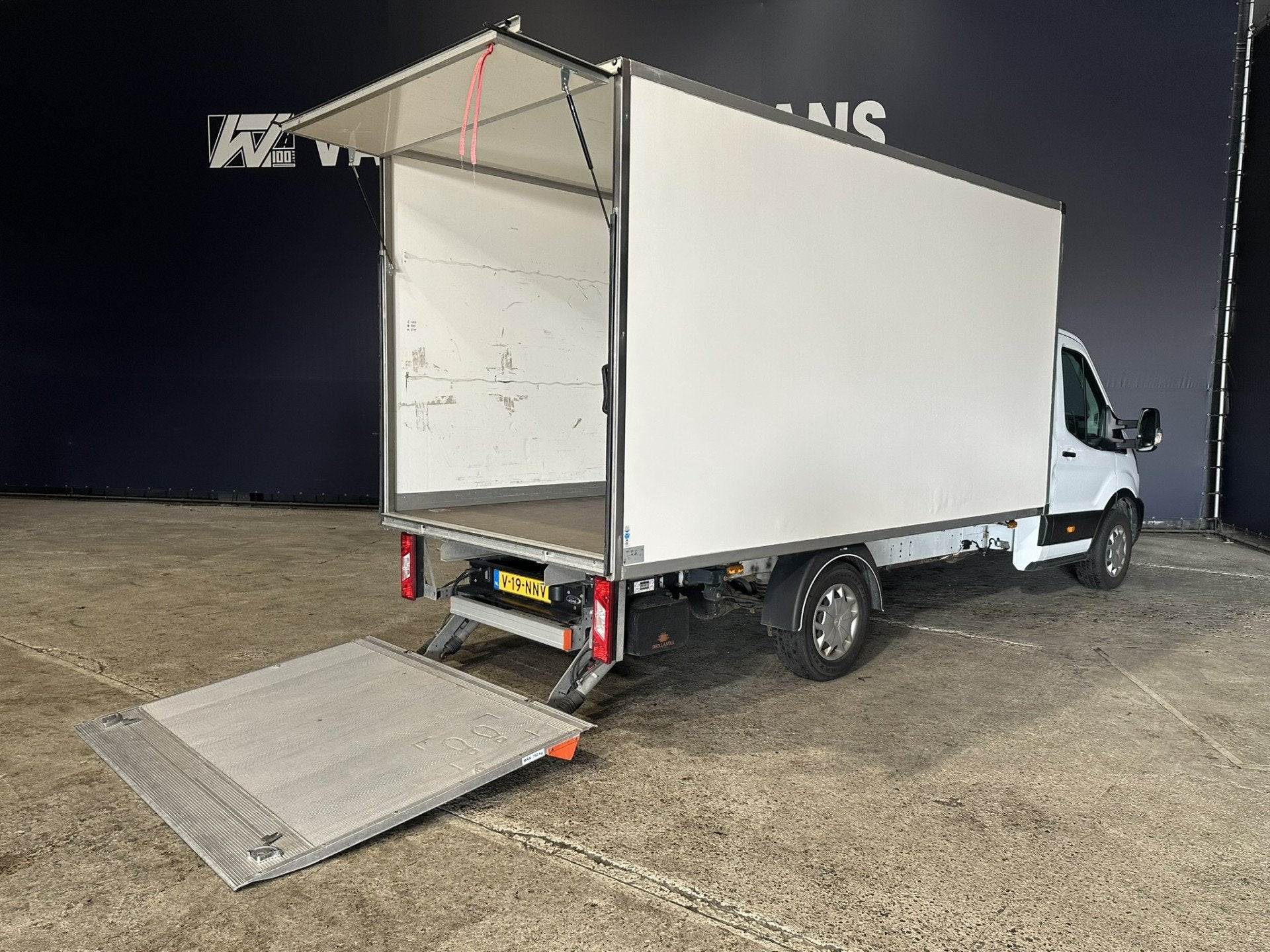 Ford Transit 2.0 TDCI 131pk Bakwagen Laadklep Euro6 Airco |, 4 cilinders, Wit, 11 km/l, Bedrijf
