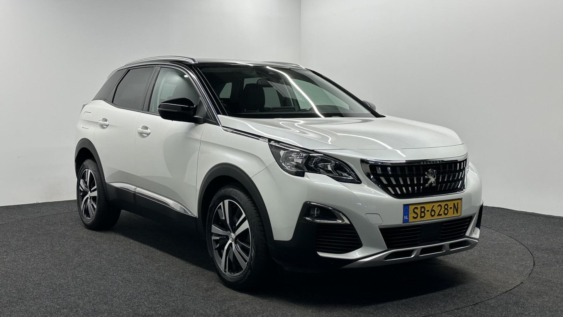 Peugeot 3008 1.2 PureTech Allure CARPLAY CAMERA LM ECC NAVI., Auto's, Peugeot, Gebruikt, 1199 cc, Met garantie (alle), Leder en Stof