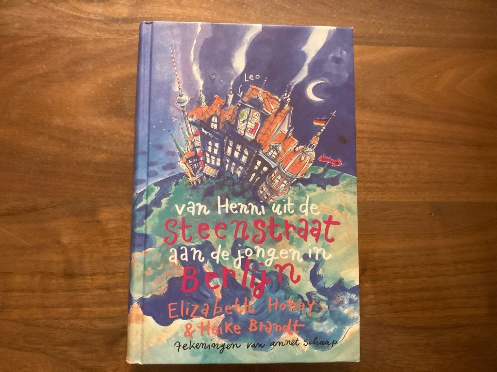 Elizabeth honey boek van henni uit de steenstraat aan de, Ophalen of Verzenden, Zo goed als nieuw, Elizabeth Honey, Fictie algemeen
