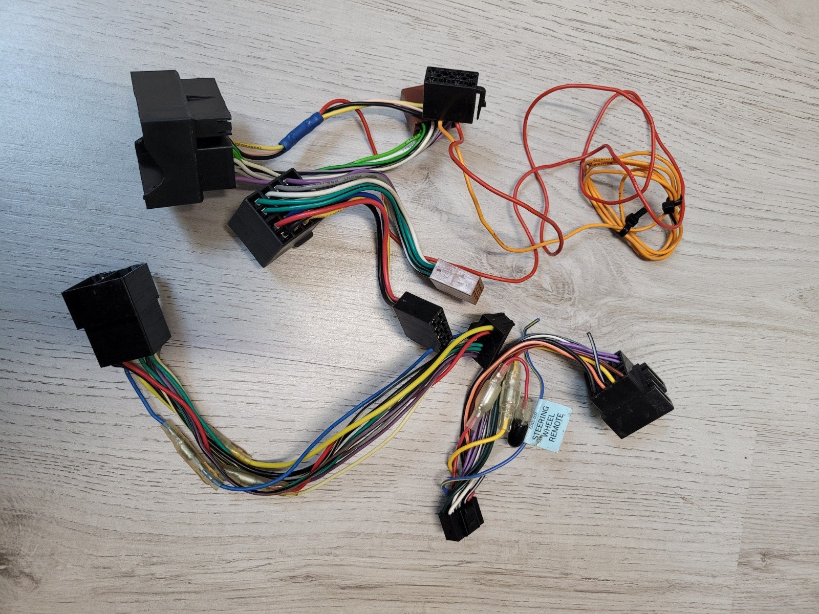 Iso stekkers, Auto diversen, Autoradio's, Ophalen of Verzenden