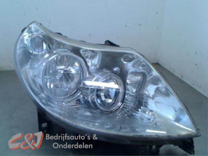 Koplamp rechts van een Citroen Jumper