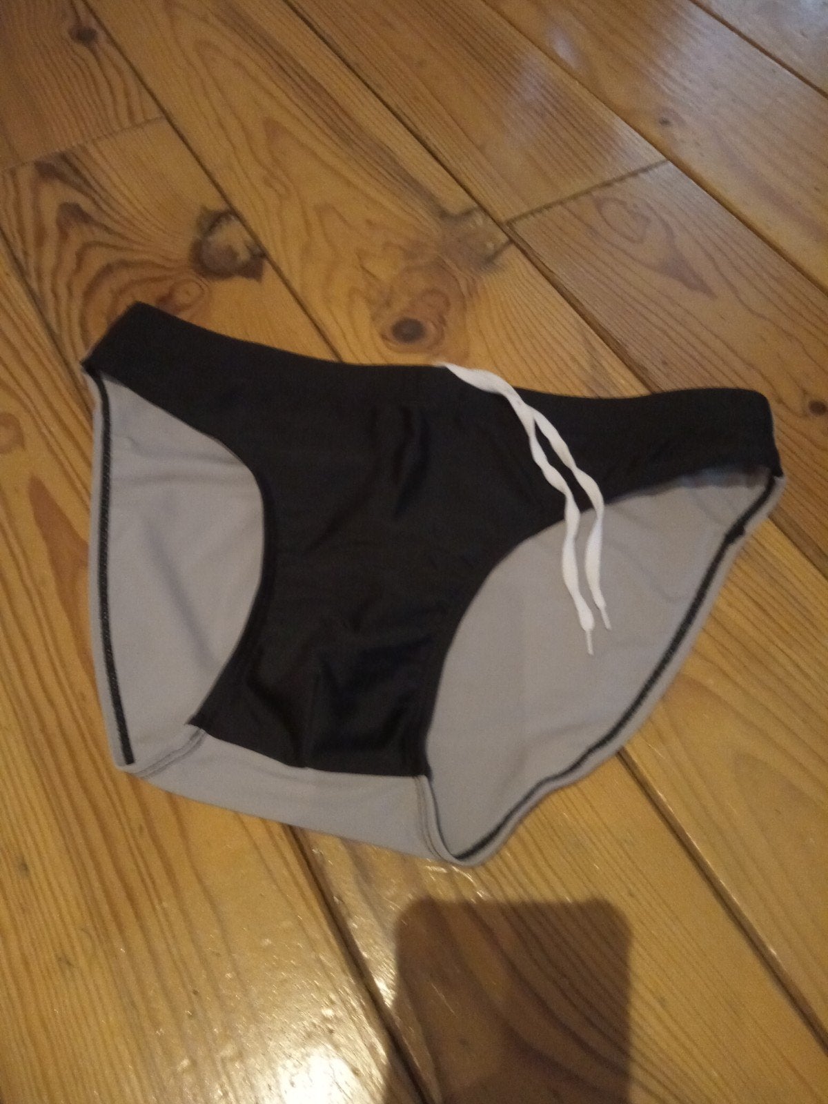 Nieuwe 2-kleurige zwemslip - zwart/grijs - Maat L, Kleding | Heren, Ophalen of Verzenden, Maat 52/54 (L), Zwart, Zwemslip