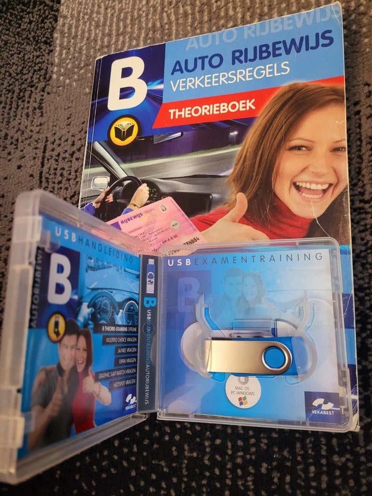Vekabest Auto Rijbewijs Theorieboek + USB Examentraining, Ophalen of Verzenden, Zo goed als nieuw, Overige niveaus, Vekabest