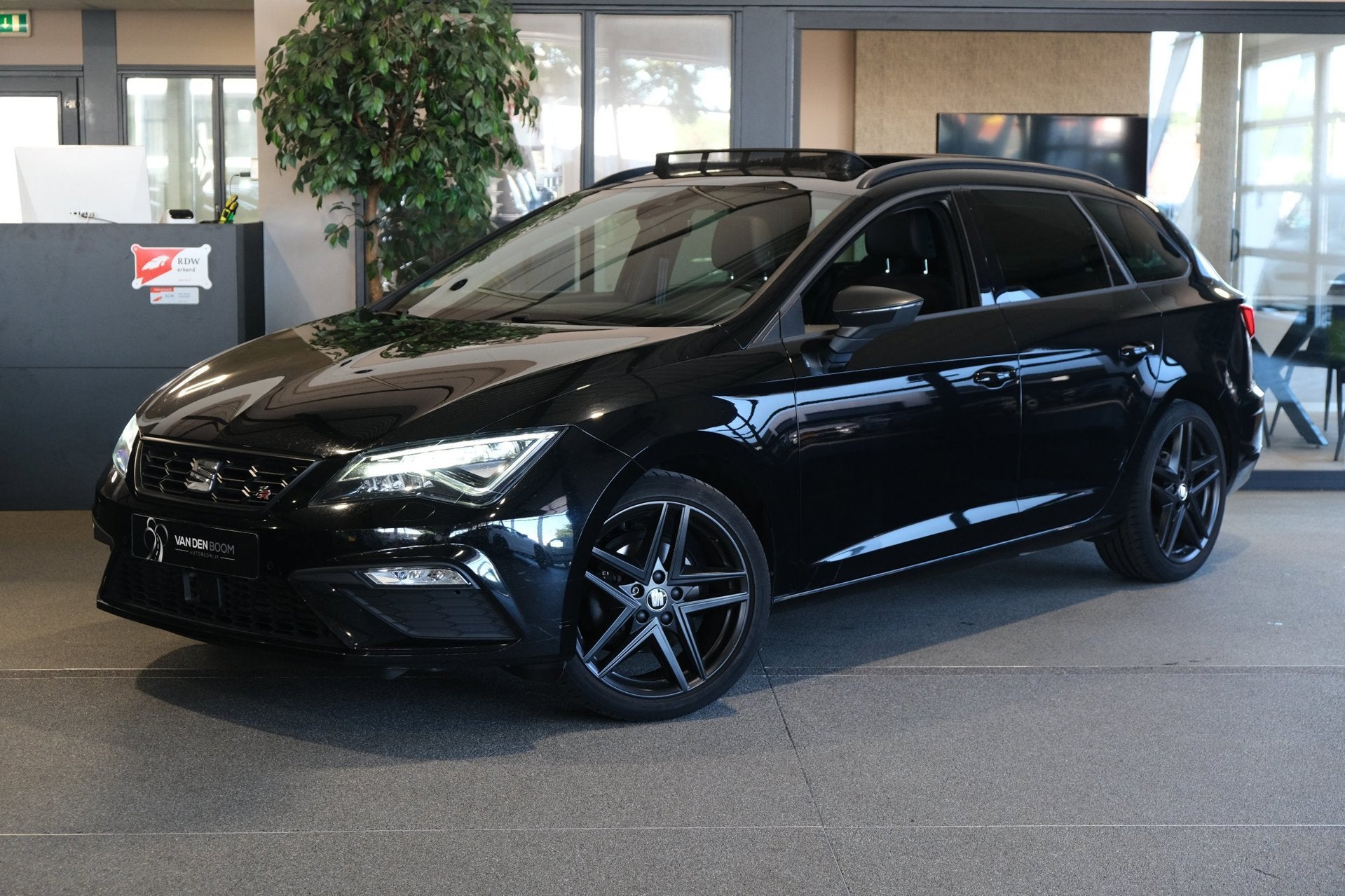 Seat Leon ST 1.5 TSI FR 150PK DSG Black Matt Edition Pano Le, Zwart, 4 cilinders, Leon, Zwart