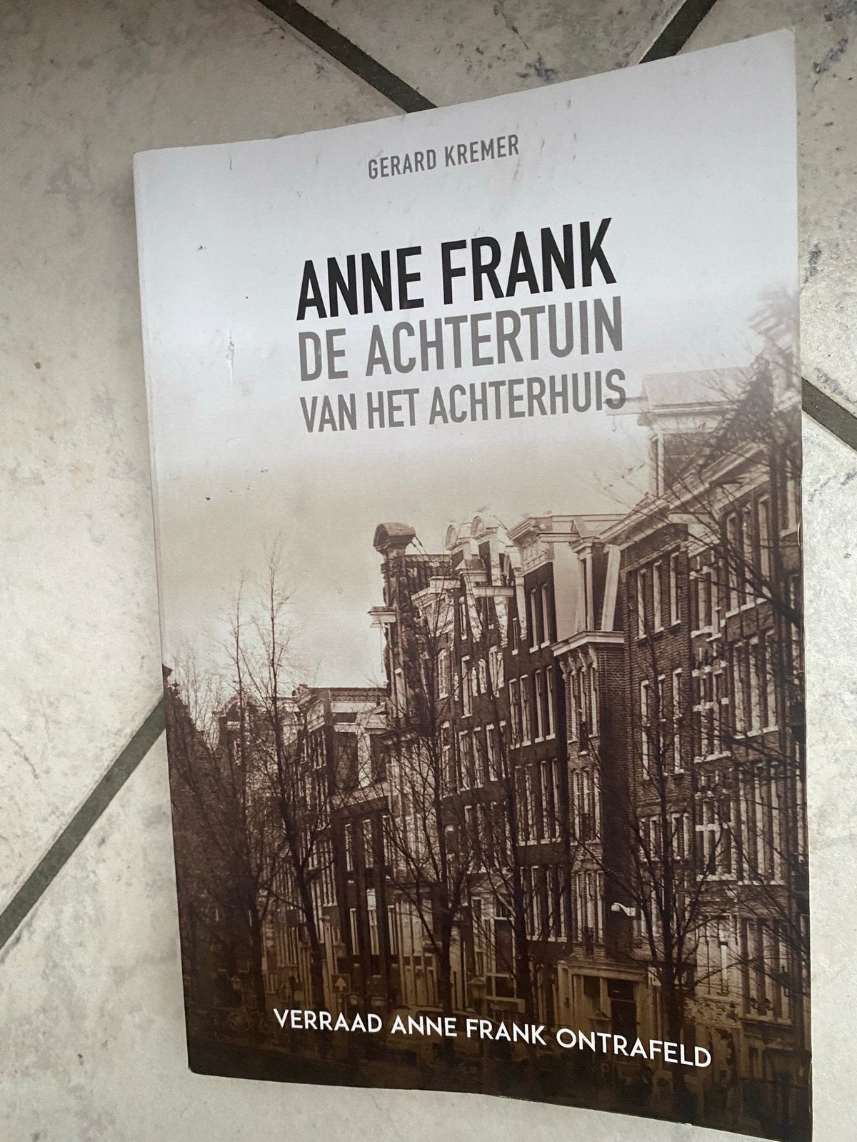 Anne frank de achtertuin, Ophalen of Verzenden, Tweede Wereldoorlog, Zo goed als nieuw, Overige onderwerpen