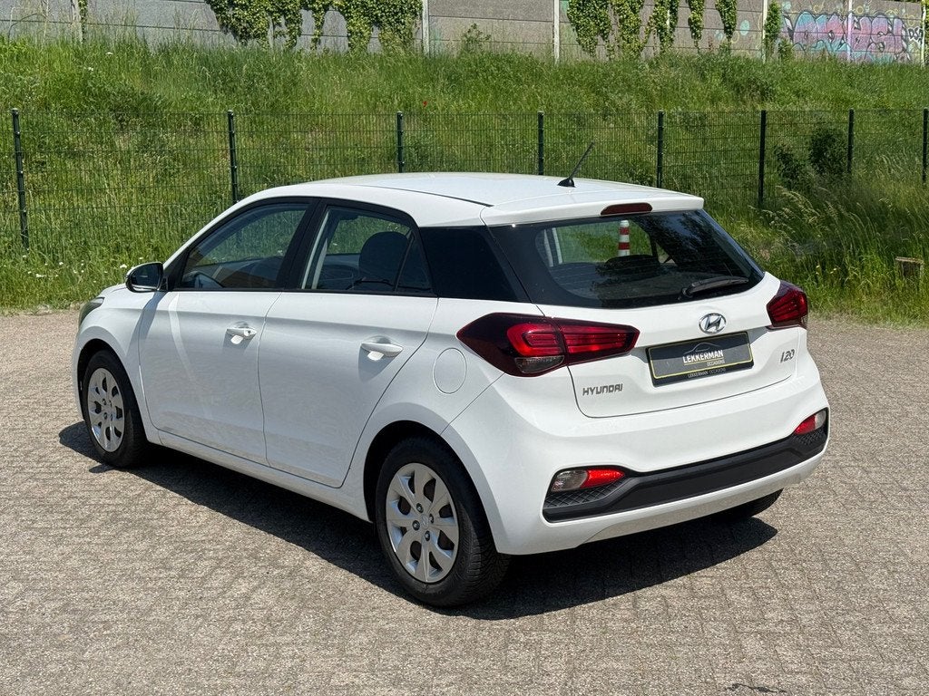 Hyundai I20 1.2i Active 47523KM I AIRCO I EERSTE EIGENAAR I, Voorwielaandrijving, Gebruikt, Metallic lak, Wit
