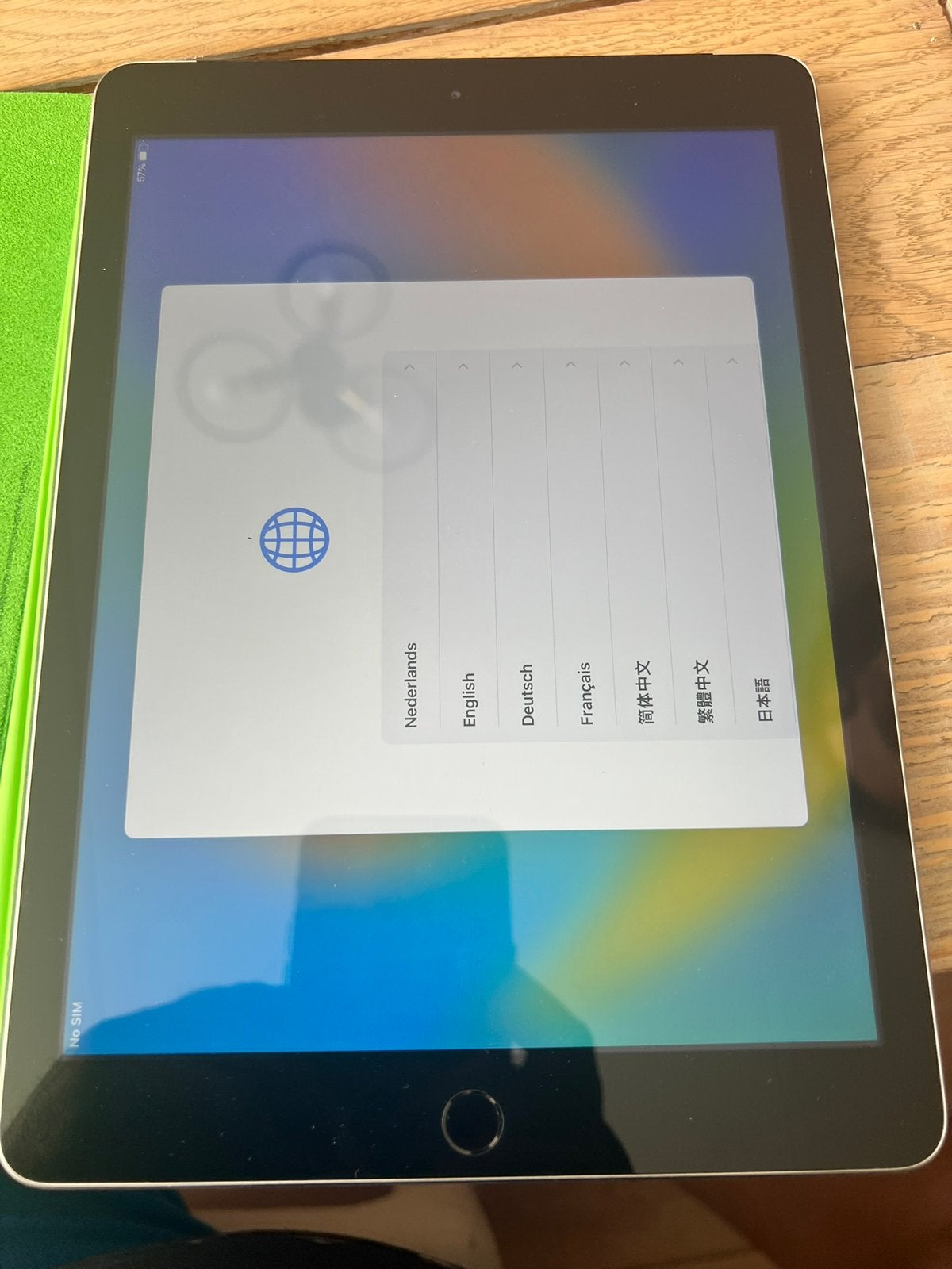 Apple ipad 5e gen 32 gb wifi + 4g, Computers en Software, Apple iPads, 32 GB, Apple iPad, Zo goed als nieuw, Grijs