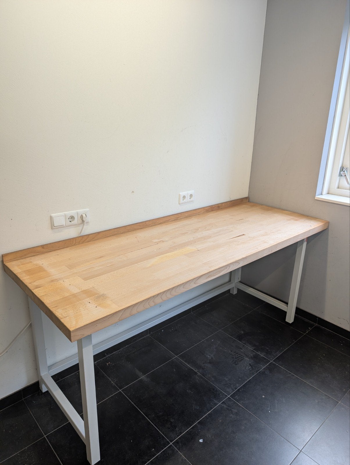 Stevige werkbank met stalen frame - 200x70x85 cm, Doe-het-zelf en Verbouw, Werkbanken, Ophalen, Gebruikt, 170 cm of meer