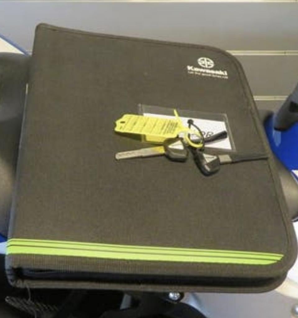 Gezocht  zx10r 2021 25 boek, Ophalen of Verzenden, Rugzak