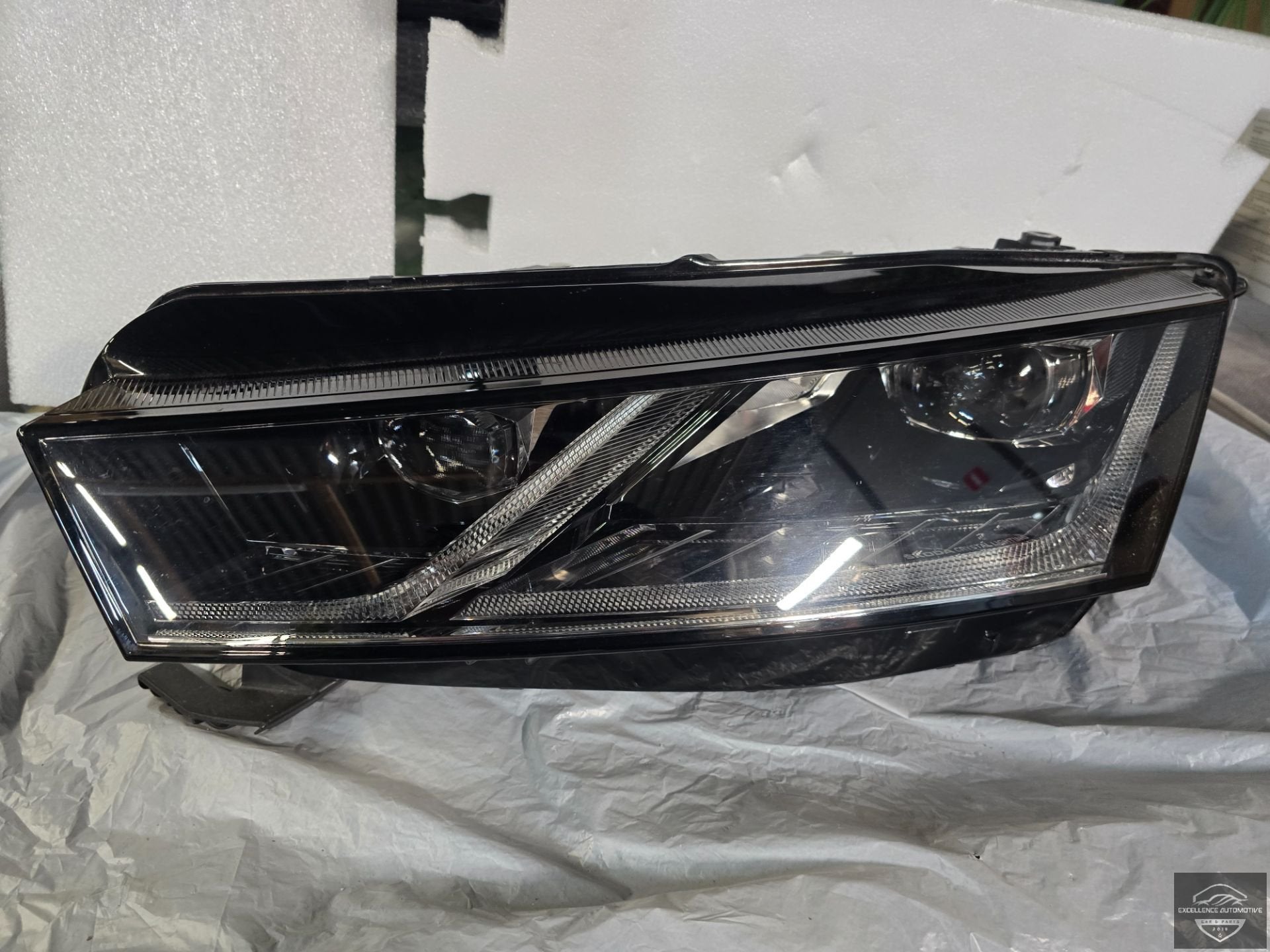 Skoda Octavia 4 2020-2024 Led Koplamp Links Voor 5E41941015A, Skoda, Skoda Auto a.s., Gebruikt, Infoline@skoda-auto.cz