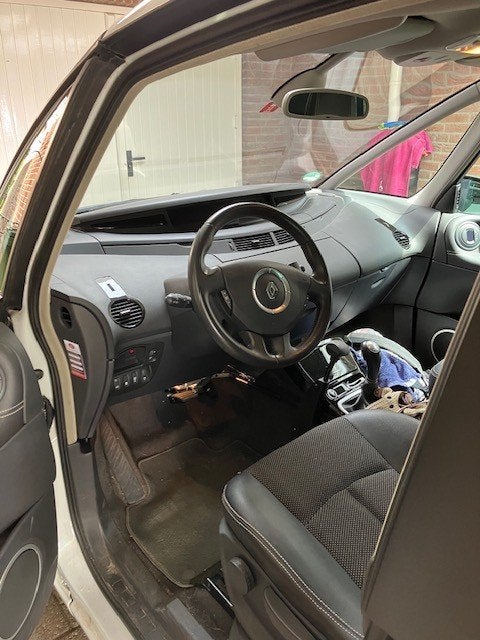 Renault Grand Espace 2.0 DCI 110KW Aut6 2013 Wit, 1995 cc, 200 kg, 4 cilinders, 150 pk