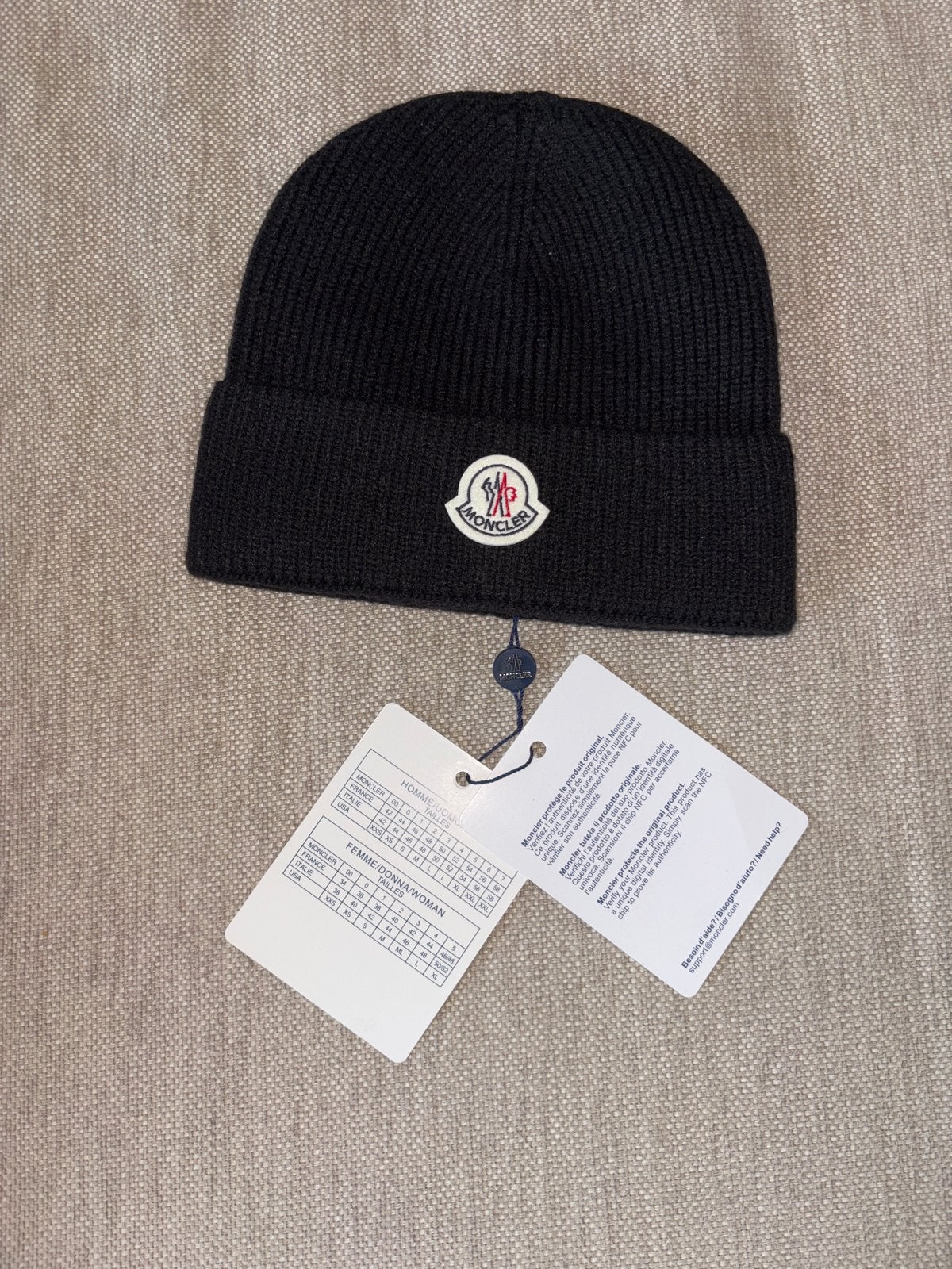 Moncler muts met NFC tag - Zwart, Ophalen, Nieuw, Muts