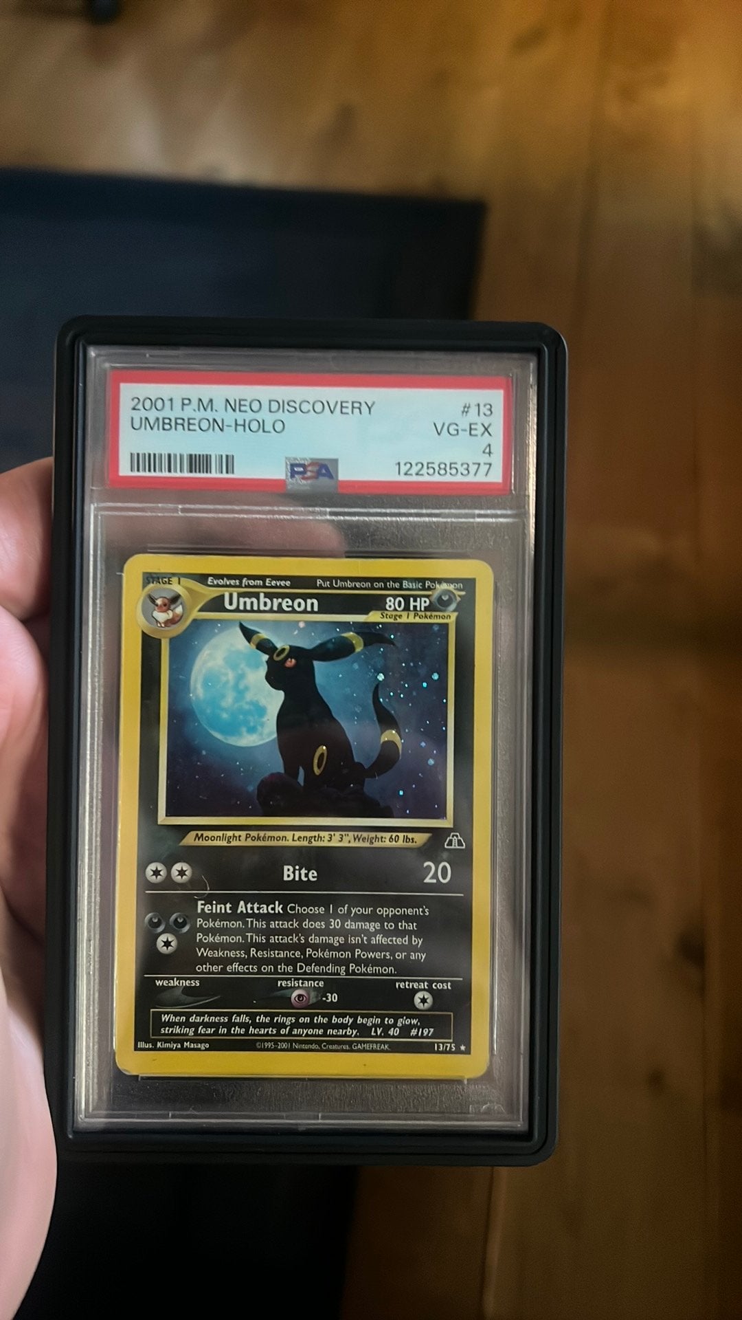 PSA 4 Umbreon Holo 2001 P.M. Neo Discovery Pokémon Kaart, Ophalen of Verzenden, Gebruikt, Losse kaart, Foil