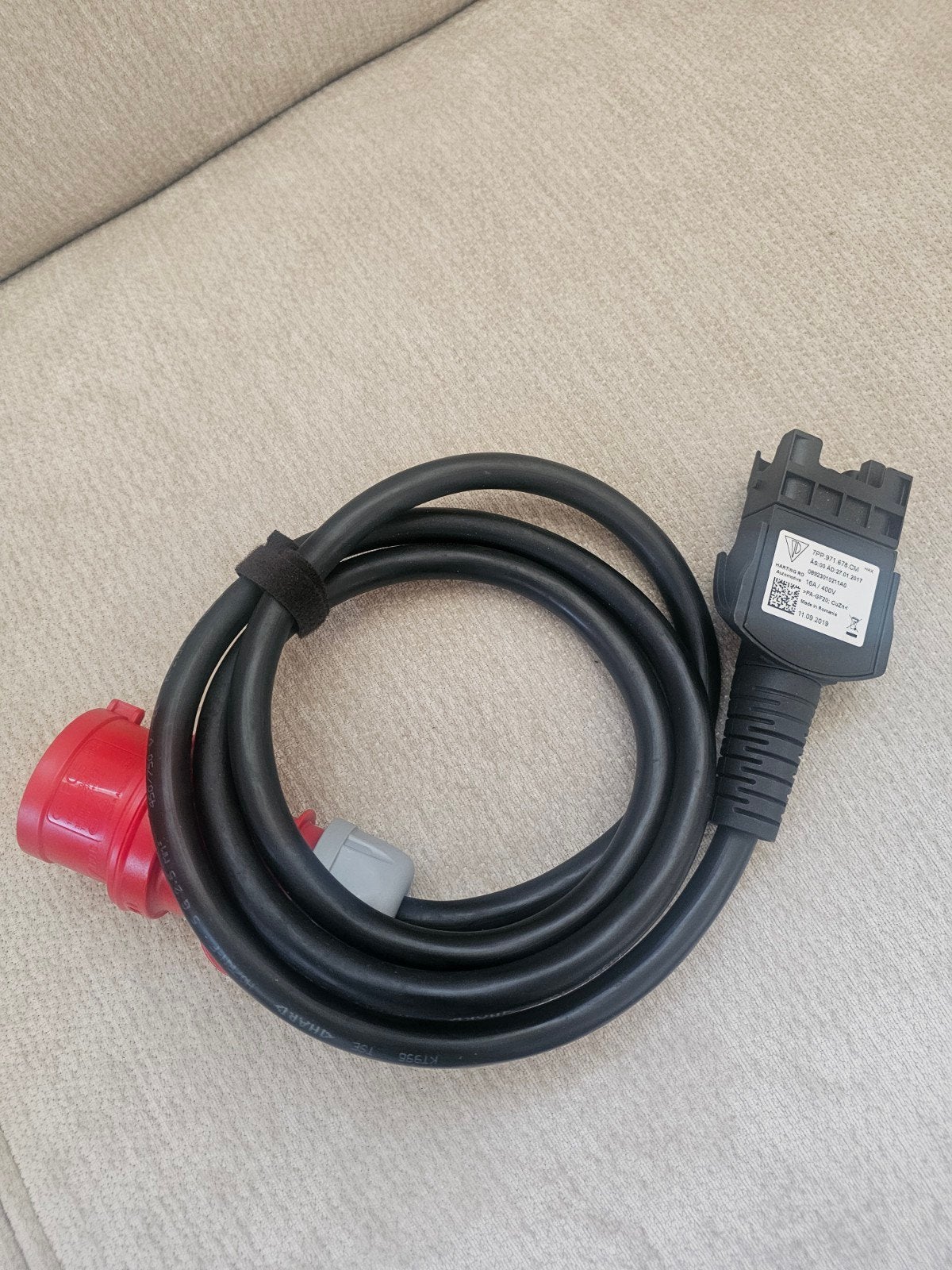 Originele VAG 16A 400V laadkabel / adapter

- ongebruikt, Ophalen of Verzenden, Nieuw, Laadkabel
