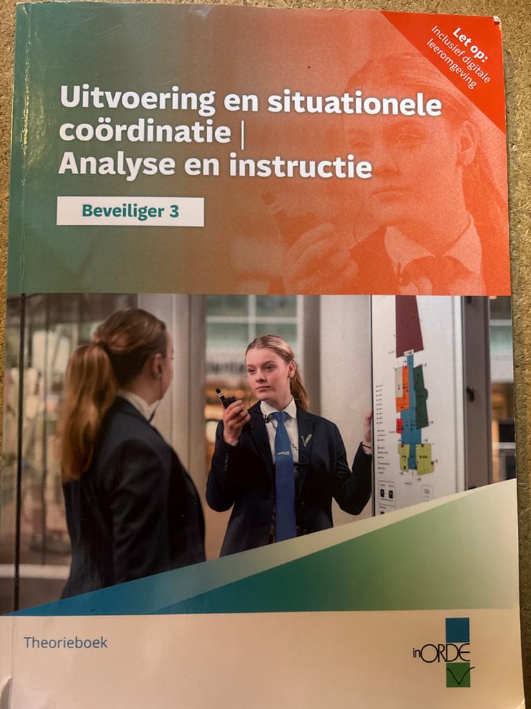 Beveiliger 3 Theorieboek: Uitvoering en situationele coördin, Ophalen of Verzenden, Gelezen, MBO