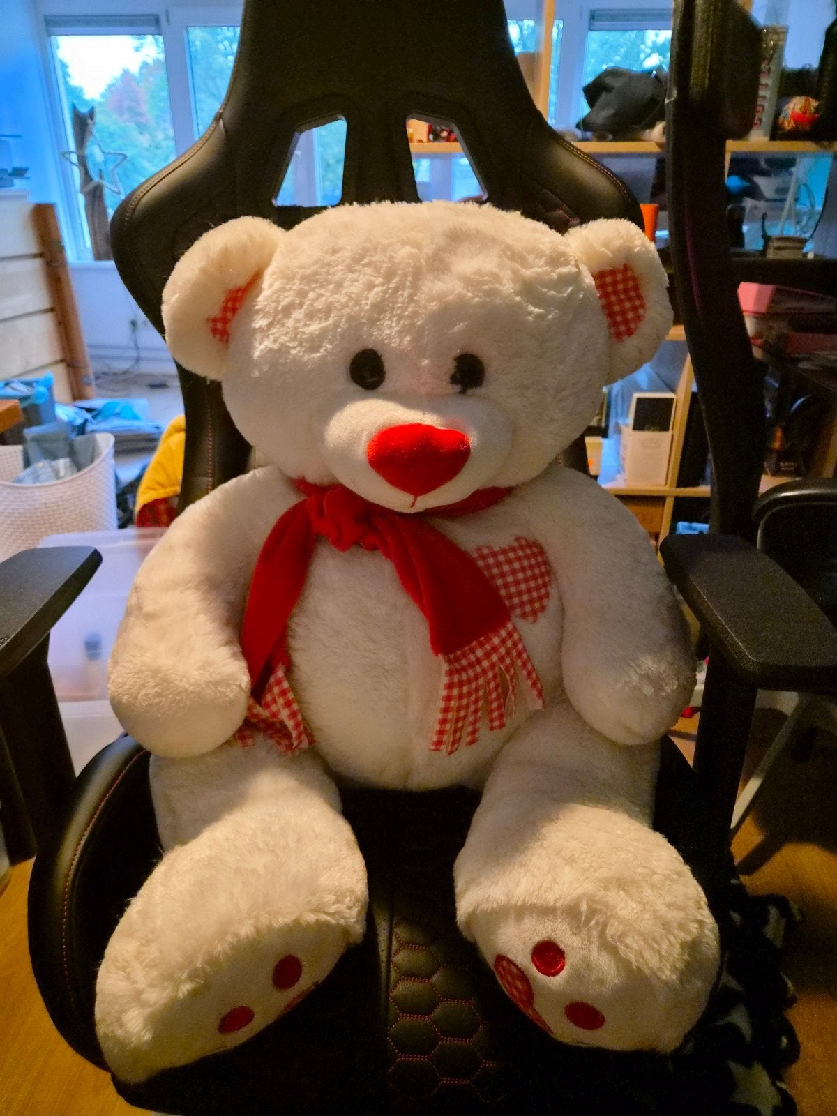 Grote witte teddybeer met rode sjaal, Ophalen, Beer, Zo goed als nieuw, Middelgroot (20 tot 80 cm)