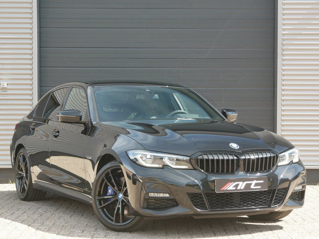 BMW 3-serie 330e M-Sport Shadow, M-Stoelen, Memory, Head-up,, Auto's, 1998 cc, Achterwielaandrijving, Gebruikt, 4 cilinders