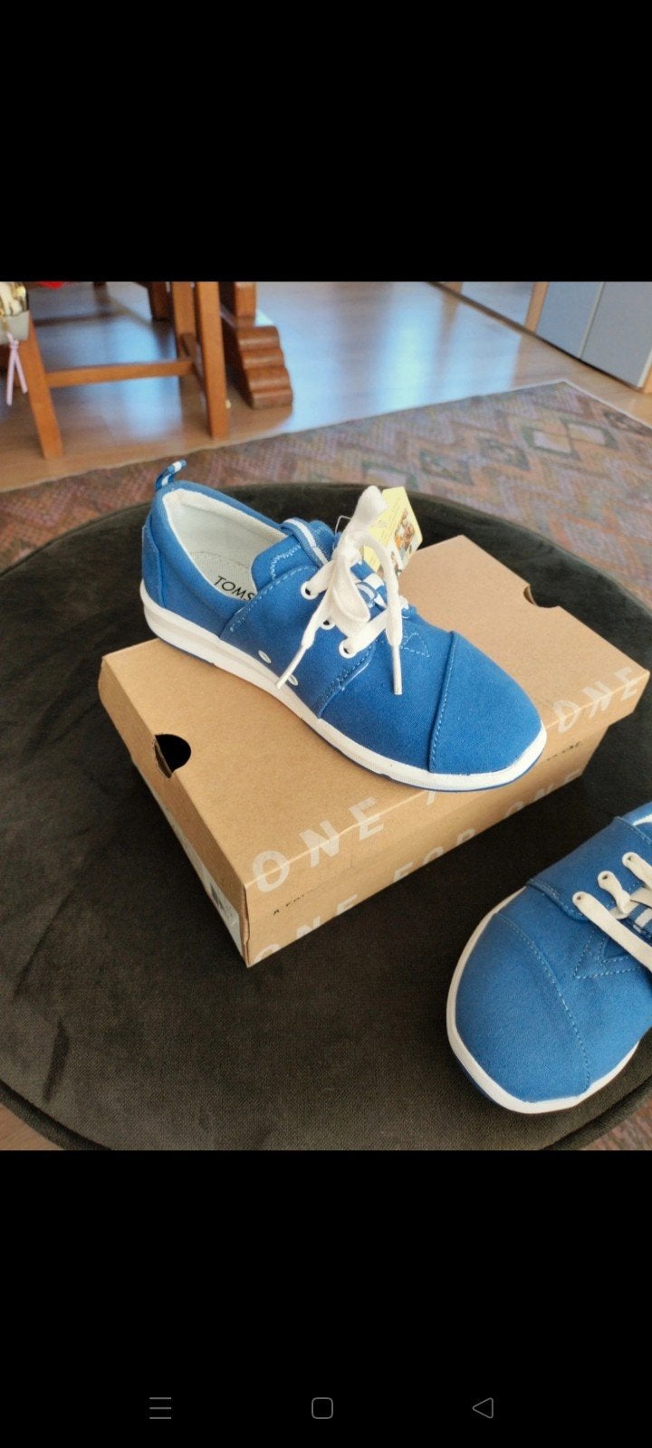 Nieuwe blauwe TOMS sneakers, maat 32, Ophalen of Verzenden, Nieuw, Schoenen