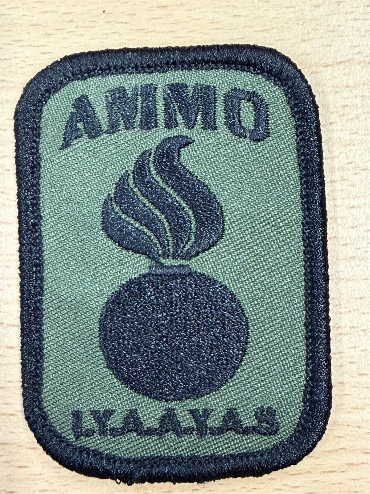 Iborstembleem Ammo I.Y.A.A.Y.A.S., Verzamelen, Militaria | Algemeen, Ophalen of Verzenden, Luchtmacht, Nederland, Embleem of Badge