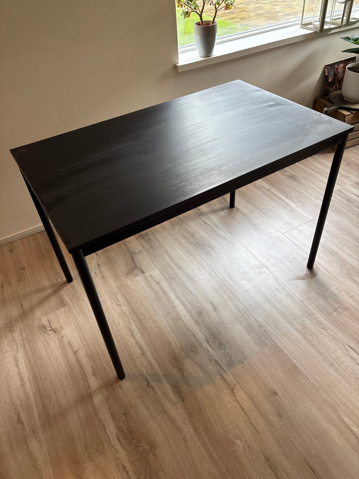 Moderne zwarte tafel - Ideaal voor eetkamer of kantoor, Ophalen, Gebruikt, 100 tot 150 cm, 50 tot 100 cm