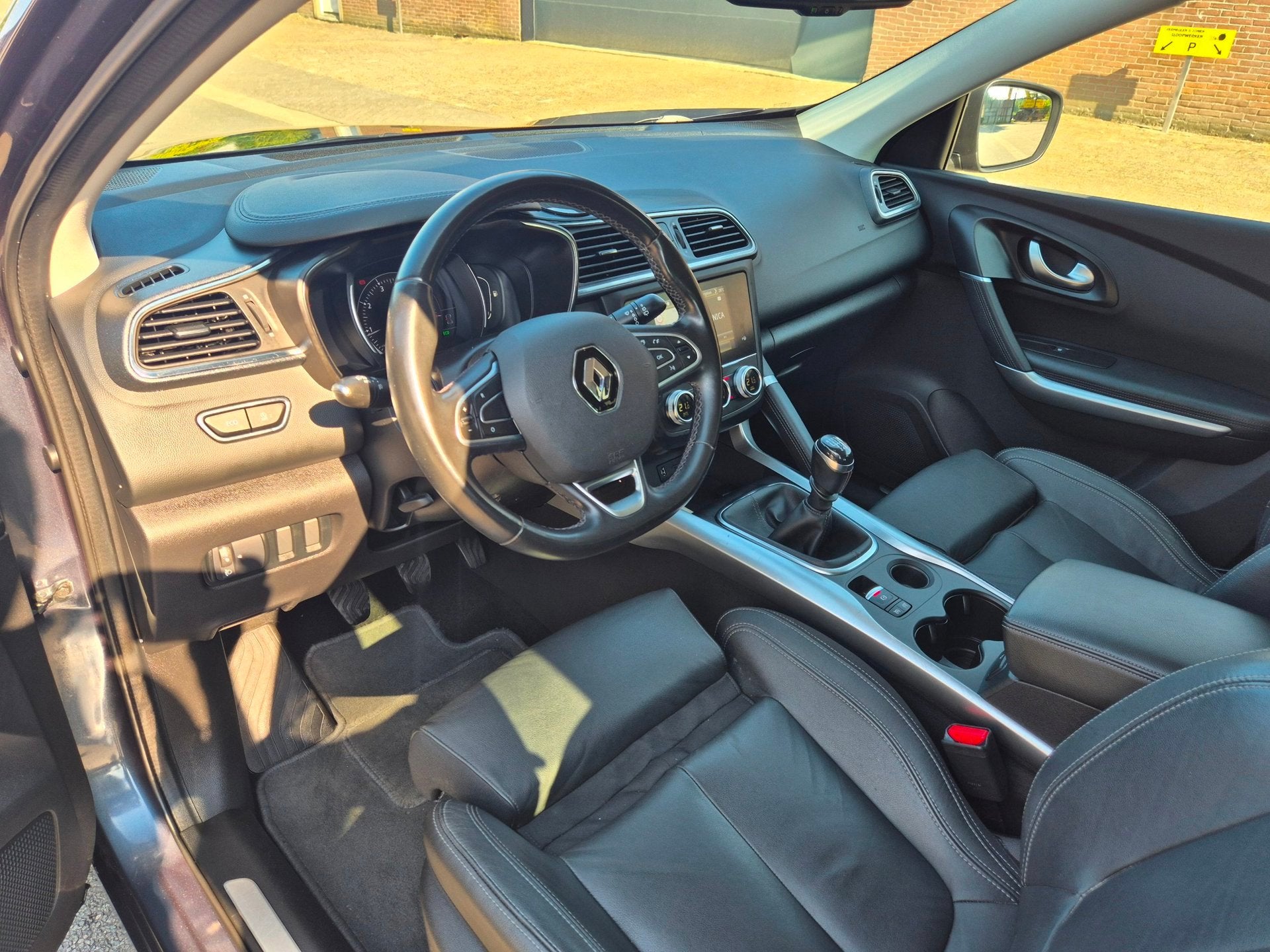 Renault Kadjar 1.3 TCe Intens Trekhaak, Leder, R-Link, Kadjar, Gebruikt, 4 cilinders, 700 kg