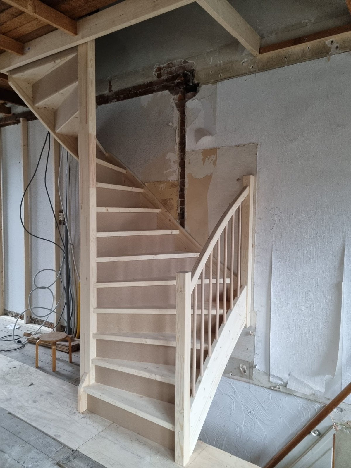 In maat trappen de goedkoopste!!!, Doe-het-zelf en Verbouw, Ladders en Trappen, Ophalen, 2 tot 4 meter