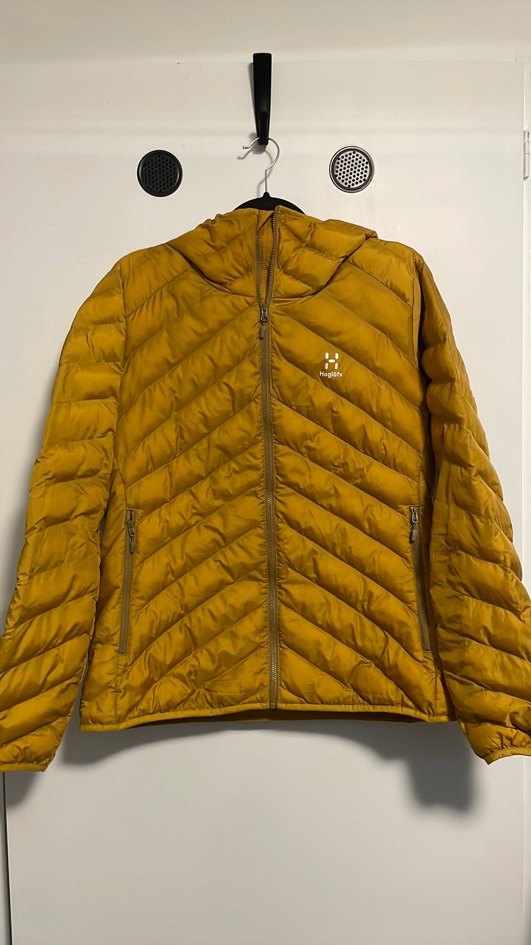 Haglofs jas L, Ophalen of Verzenden, Zo goed als nieuw, Maat 38/40 (M), Geel