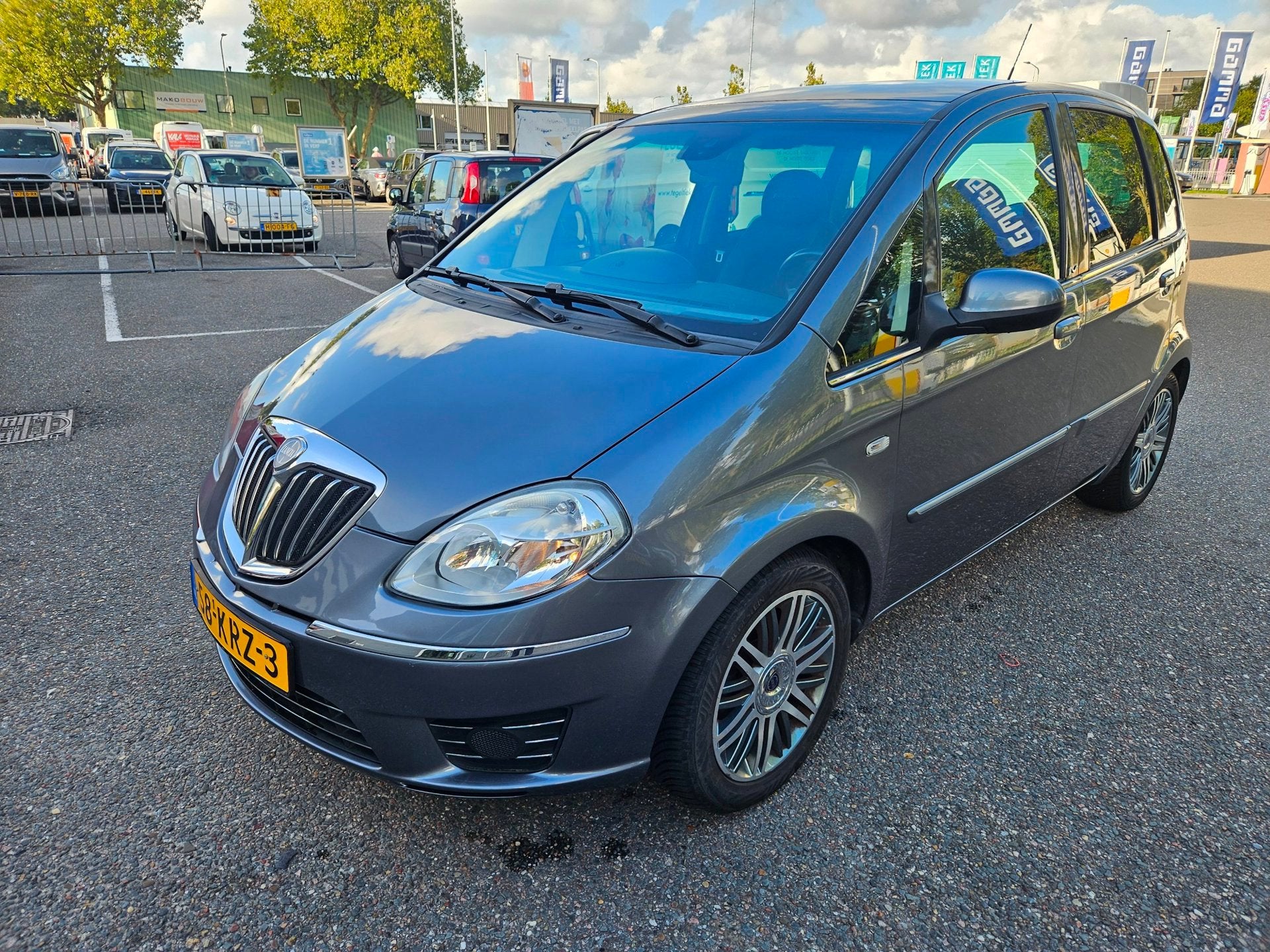 Lancia Musa 1.4-16V Platino DFN Automaat, Auto's, Euro 5, Gebruikt, 400 kg, 49 €/maand