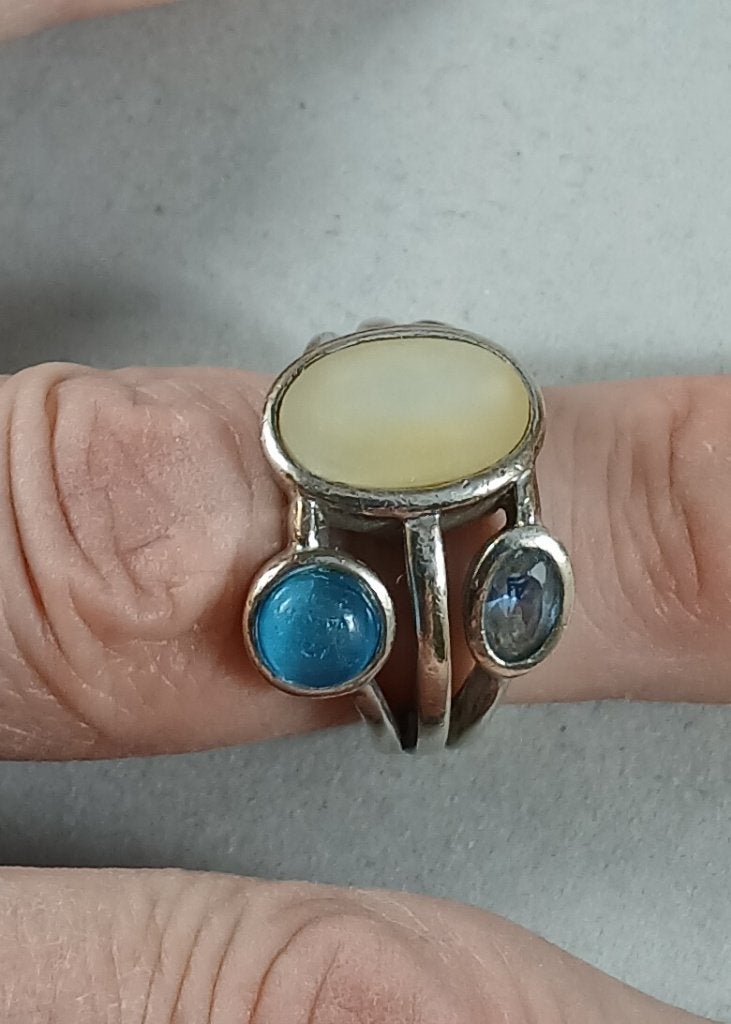 Zilveren fantasie ring 17,9mm met 3 halfedelstenen zilver, https://www.zilverjuwelier.nl/product-categorie/sieraden/ringen/, Gebruikt