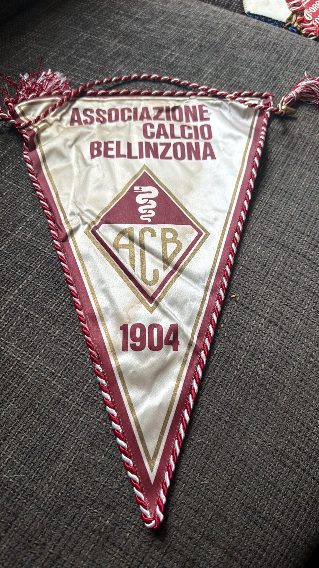 AC Bellinzona zwitserse voetbalclub. Vintage vlaggetje 1904, Ophalen of Verzenden, Zo goed als nieuw